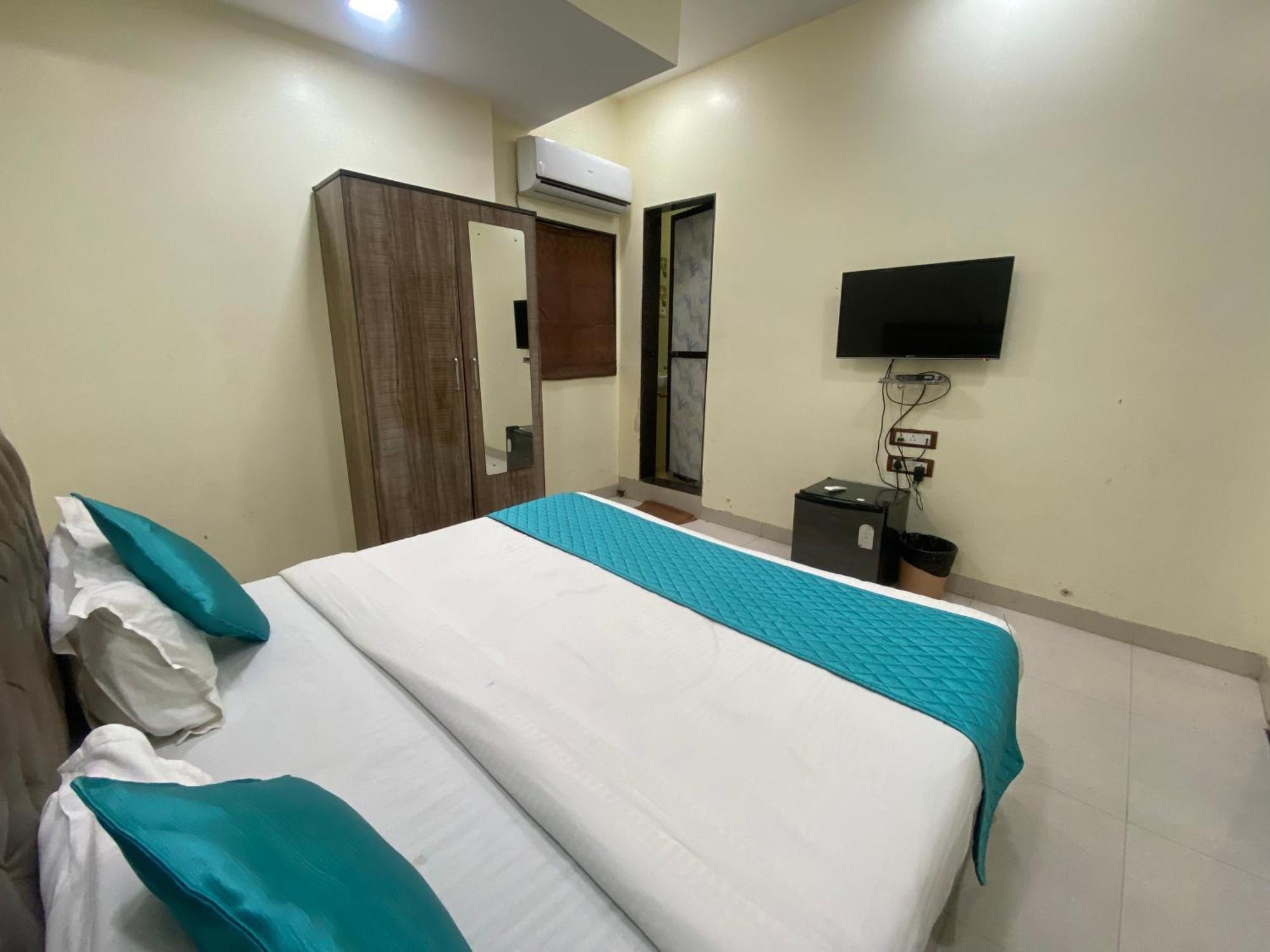 Hotel Apsara- Near J J Hospital مومباي المظهر الخارجي الصورة