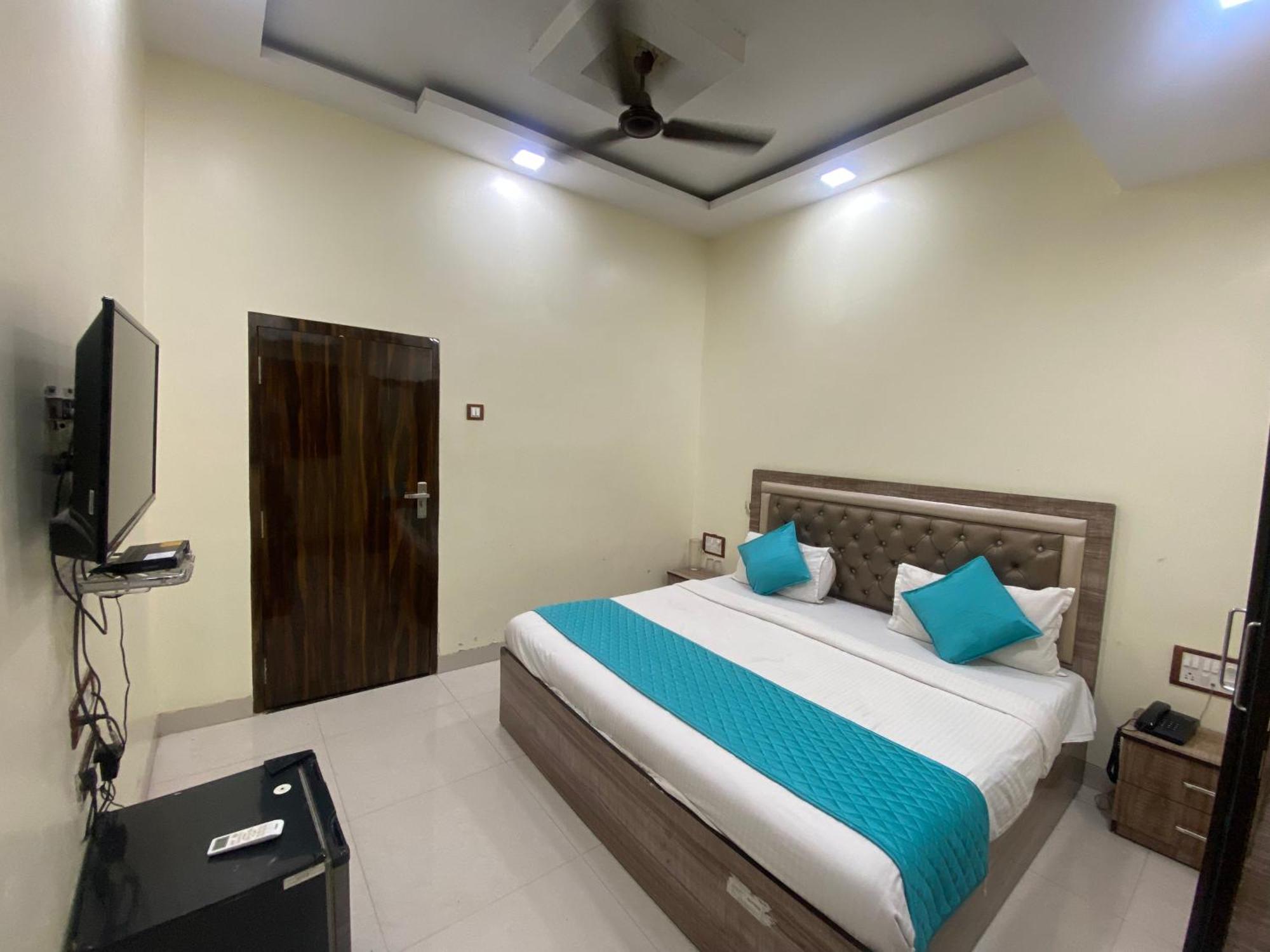 Hotel Apsara- Near J J Hospital مومباي المظهر الخارجي الصورة