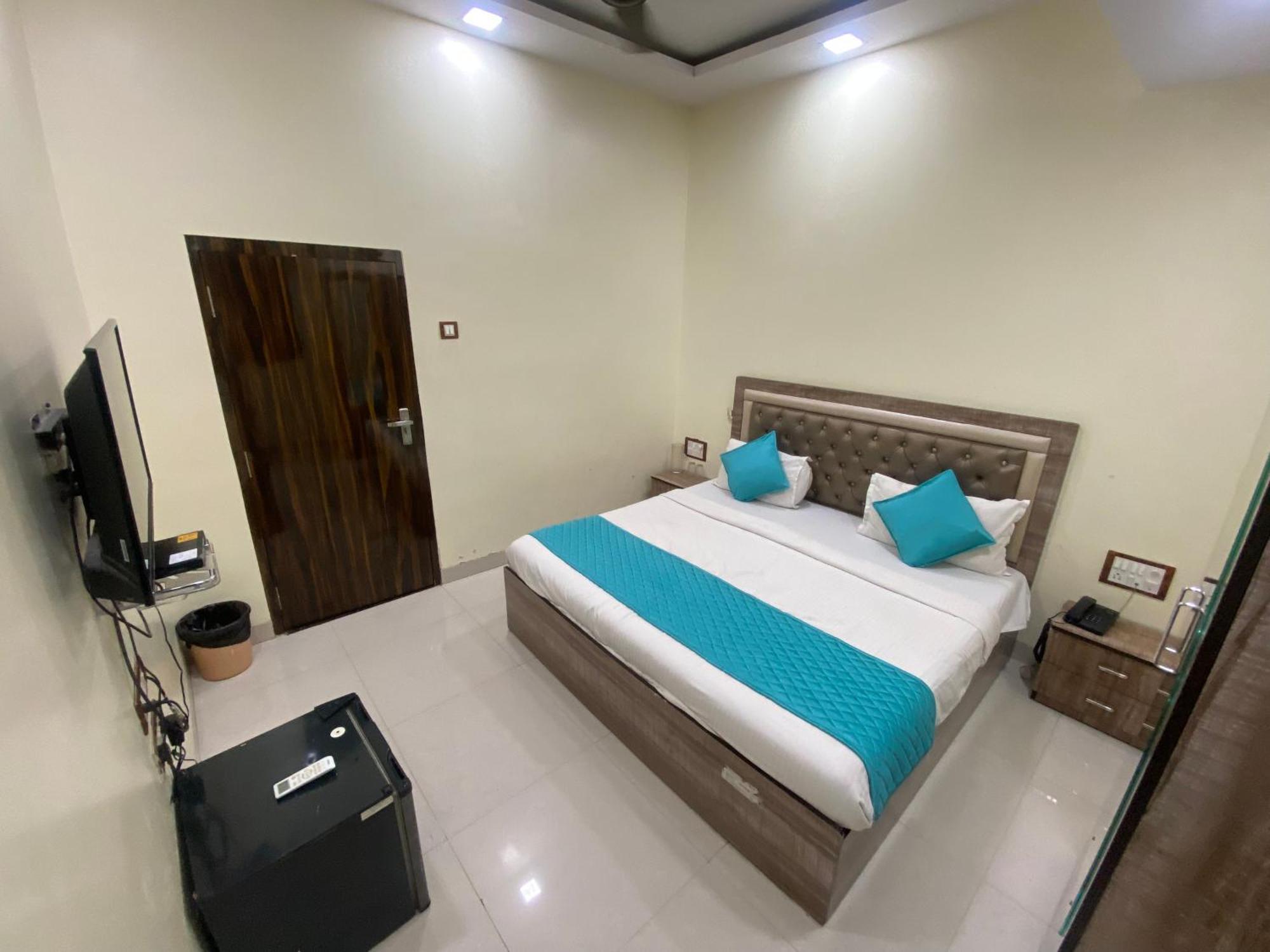 Hotel Apsara- Near J J Hospital مومباي المظهر الخارجي الصورة