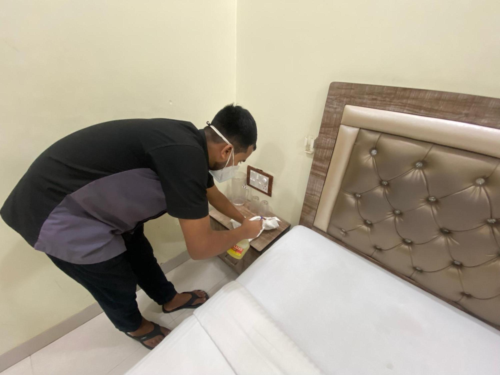 Hotel Apsara- Near J J Hospital مومباي المظهر الخارجي الصورة