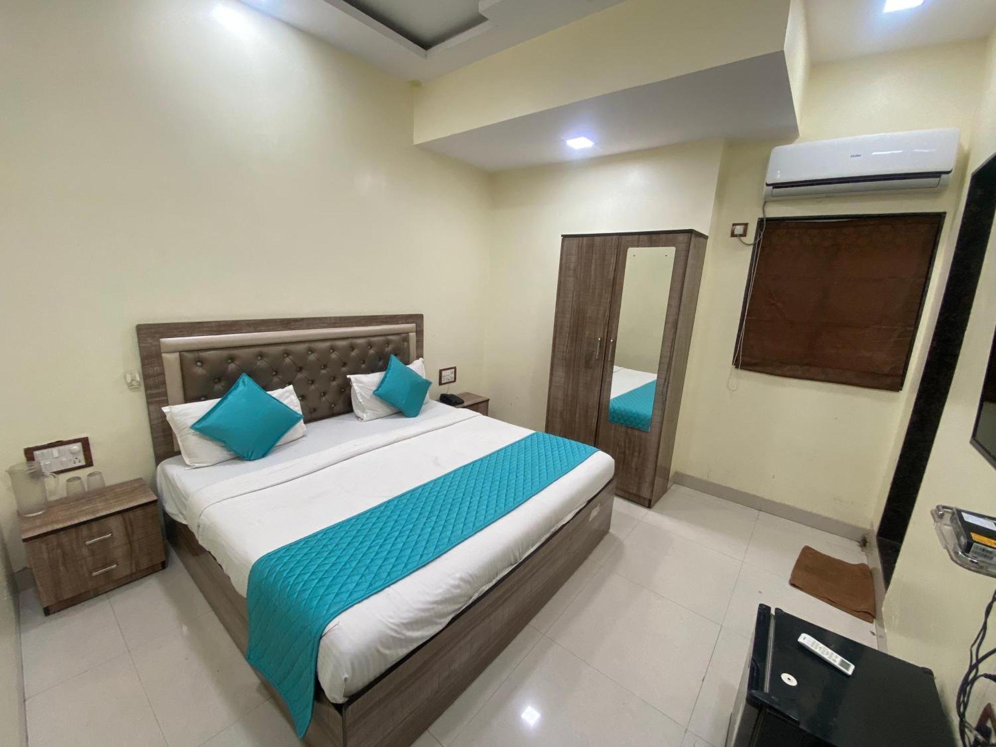 Hotel Apsara- Near J J Hospital مومباي المظهر الخارجي الصورة