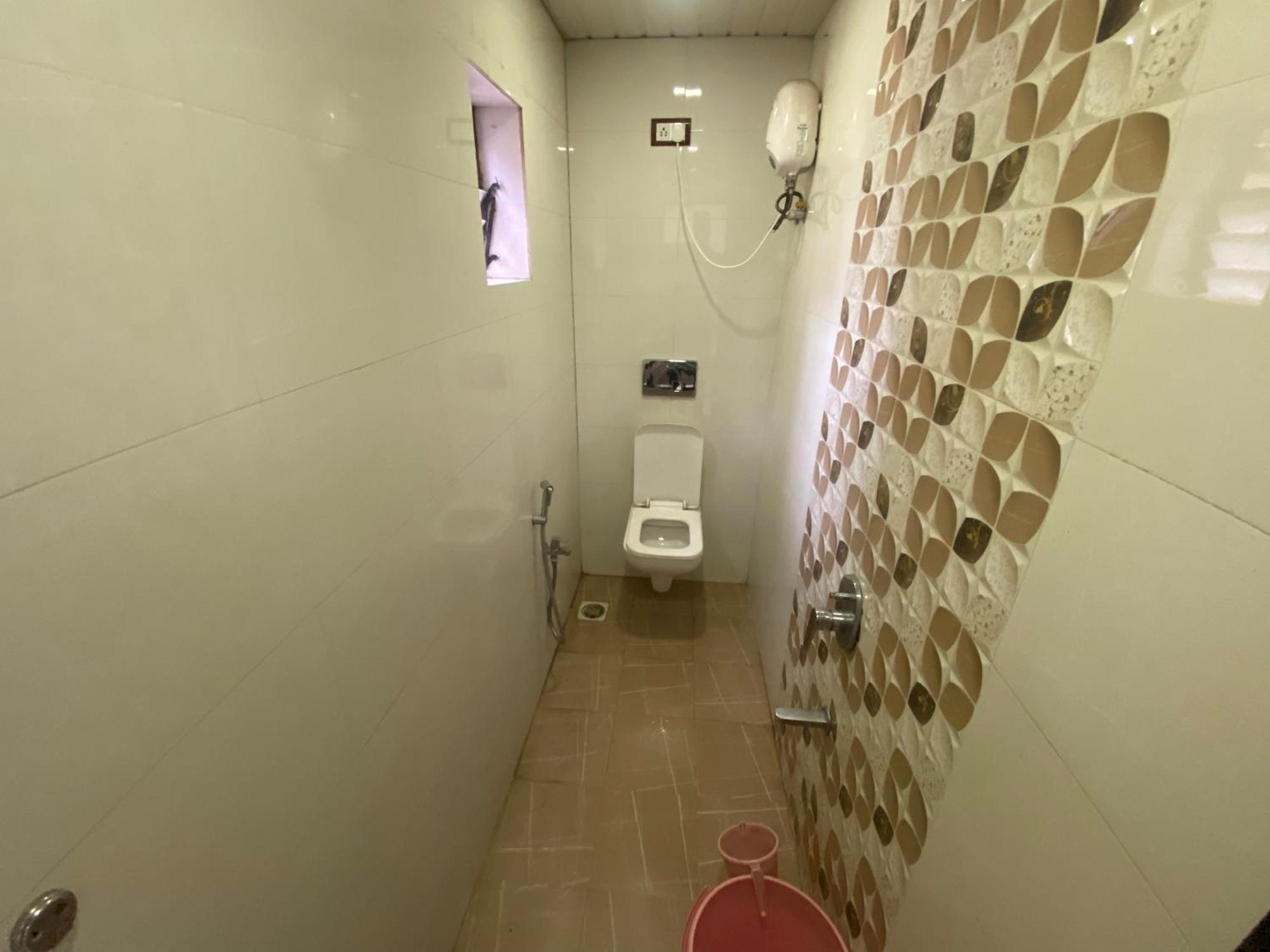 Hotel Apsara- Near J J Hospital مومباي المظهر الخارجي الصورة