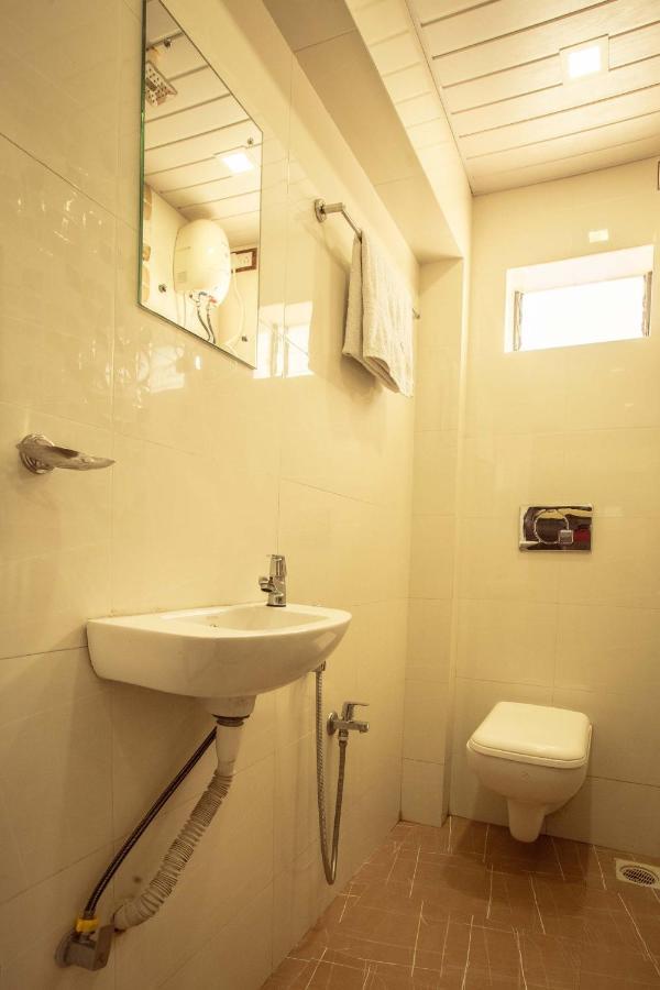 Hotel Apsara- Near J J Hospital مومباي المظهر الخارجي الصورة