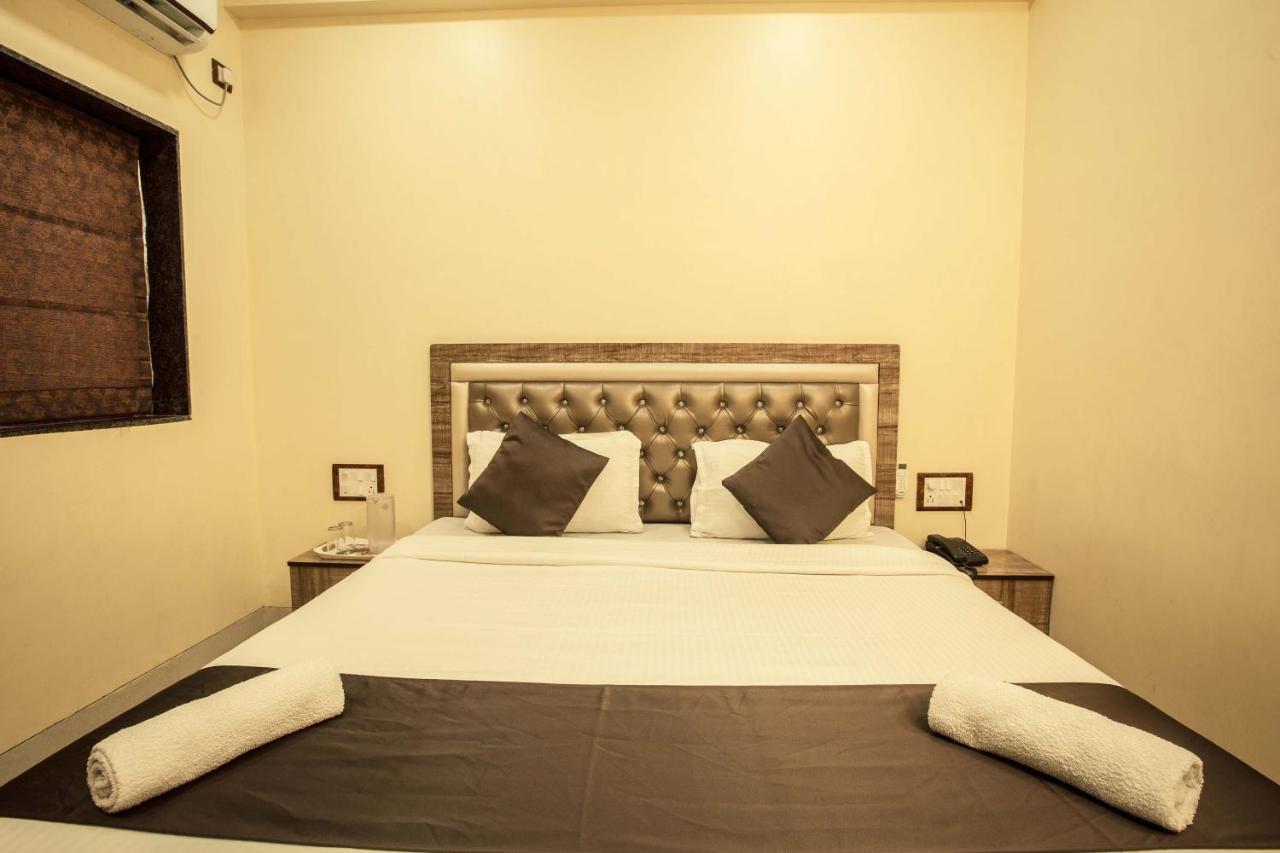 Hotel Apsara- Near J J Hospital مومباي المظهر الخارجي الصورة