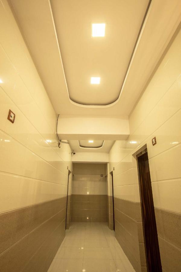 Hotel Apsara- Near J J Hospital مومباي المظهر الخارجي الصورة
