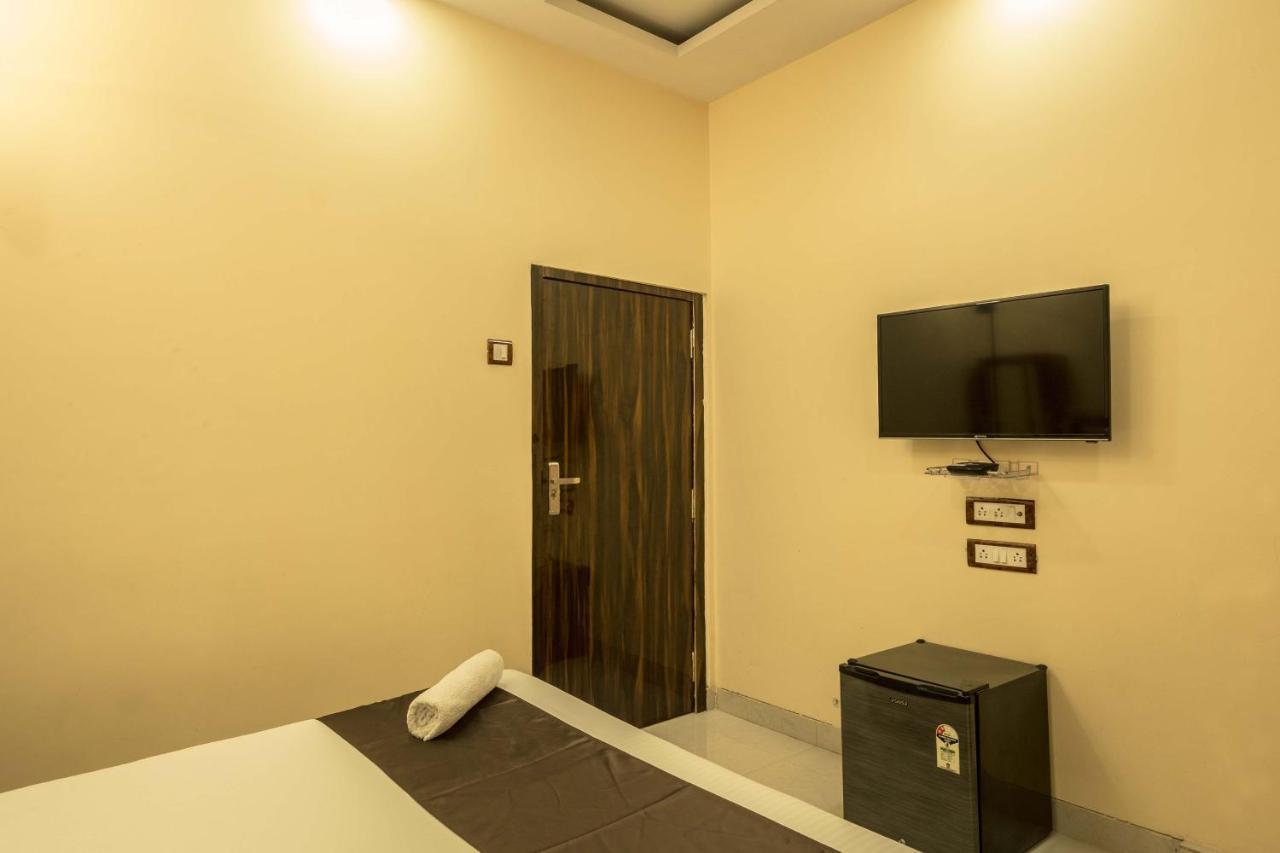 Hotel Apsara- Near J J Hospital مومباي المظهر الخارجي الصورة