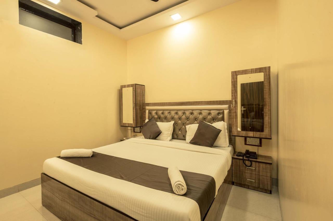 Hotel Apsara- Near J J Hospital مومباي المظهر الخارجي الصورة